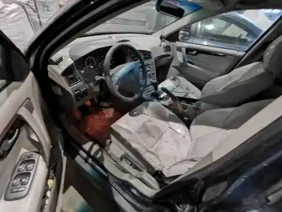 Veículo de Sucata volvo s60 i (384) d5 do ano 2001 alimentado d5244t