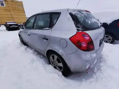 Veicolo di demolizione kia cee'd fastback (ed) 1.6 crdi 90 dell'anno 2007 alimentato 	d4fb7z038660 r74d