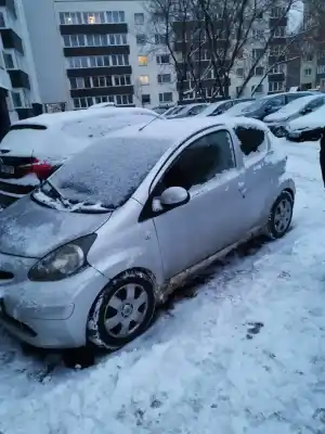 Sloopvoertuig TOYOTA AYGO (_B1_)  van het jaar 2006 aangedreven 