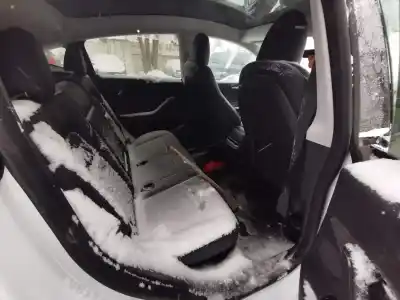 Sloopvoertuig tesla model y (5yjy) ev a las 4 ruedas van het jaar 2024 aangedreven dual motor