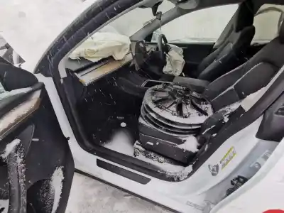 Sloopvoertuig tesla model y (5yjy) ev a las 4 ruedas van het jaar 2024 aangedreven dual motor