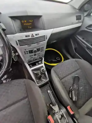 Verschrottungsfahrzeug opel astra h (a04) 1.6 (l48) des jahres 2004 angetrieben 