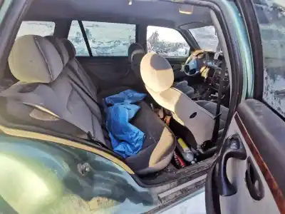 Véhicule à la ferraille peugeot 406 (8b) 2.0 hdi 110 de l'année 2002 alimenté 