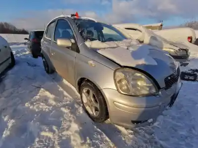 Véhicule à la ferraille TOYOTA YARIS (_P1_)  de l'année 2005 alimenté 