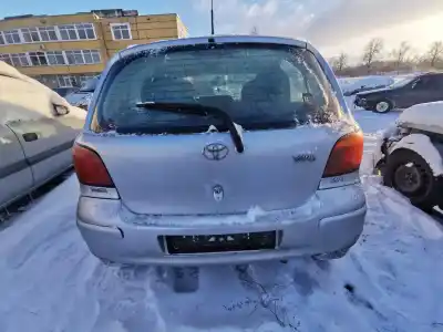 Vehicul casat toyota yaris (_p1_) 1.3 (scp12_, scp13_) al anului 2005 alimentat 
