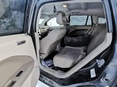 Véhicule à la ferraille dodge caliber 1.8 de l'année 2007 alimenté eba