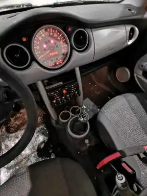 Veicolo di demolizione mini mini (r50, r53) cooper dell'anno 2003 alimentato w10