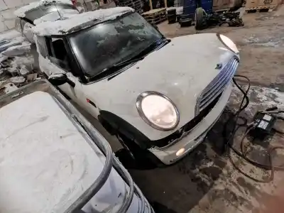 Veicolo di demolizione MINI MINI (R50, R53) COOPER dell'anno 2003 alimentato W10