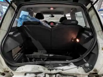 Veicolo di demolizione mini mini (r50, r53) cooper dell'anno 2003 alimentato w10