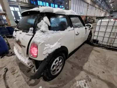 Veicolo di demolizione mini mini (r50, r53) cooper dell'anno 2003 alimentato w10