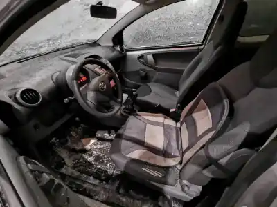 Véhicule à la ferraille toyota aygo (_b1_) 1.0 (kgb10_) de l'année 2006 alimenté 