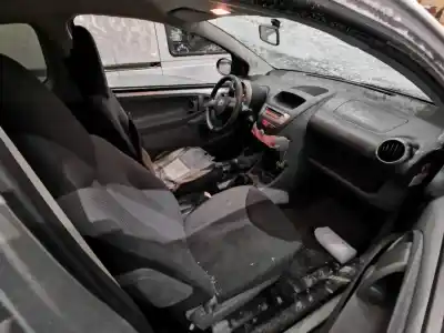 Véhicule à la ferraille toyota aygo (_b1_) 1.0 (kgb10_) de l'année 2006 alimenté 