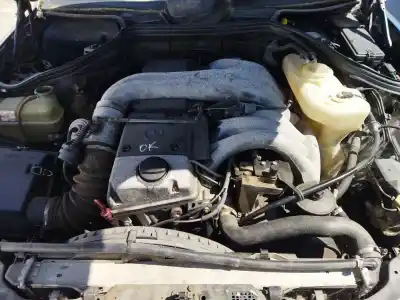 Veículo de Sucata mercedes-benz clase e (w124) e 300 d (124.131) do ano 1994 alimentado om 606.910
