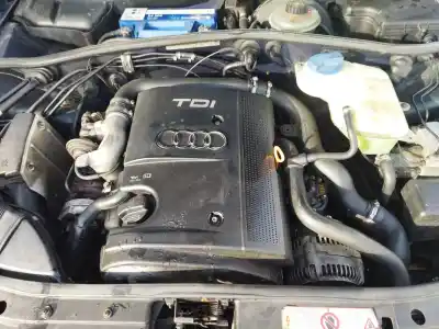 Veículo de Sucata audi a4 b8 avant (8k5) 2.0 tdi do ano 2000 alimentado cagb,cjcb,csub