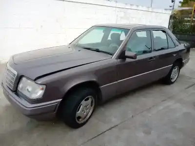 Veículo de Sucata MERCEDES-BENZ CLASE E (W124) E 300 D (124.131) do ano 1999 alimentado OM 606.910