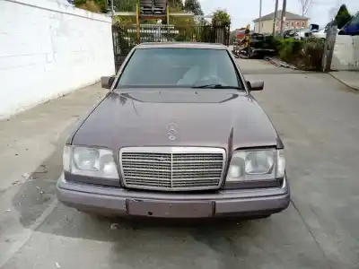 Veículo de Sucata mercedes-benz clase e (w124) e 300 d (124.131) do ano 1999 alimentado om 606.910