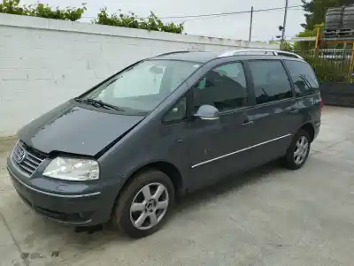 Veicolo di demolizione VOLKSWAGEN SHARAN (7N1, 7N2) 2.0 TDI dell'anno 2008 alimentato CFFB