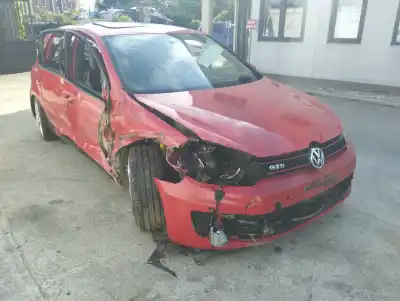 Veículo de Sucata volkswagen golf vi (5k1) 2.0 tdi do ano 2012 alimentado cbab,cffb,cjaa