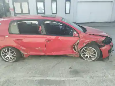 Veículo de Sucata volkswagen golf vi (5k1) 2.0 tdi do ano 2012 alimentado cbab,cffb,cjaa