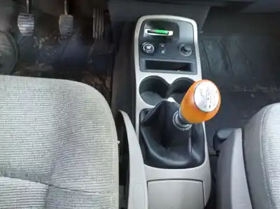 Здавання транспортного засобу renault espace iv (jk0) 1.9 dci diesel року 2006 потужний f9q a8