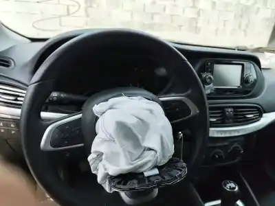 Véhicule à la ferraille FIAT TIPO RANCHERA FAMILIAR (356_, 357_)  de l'année 2017 alimenté 463 45 266,552 66 963,552 83 775