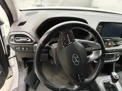 Véhicule à la ferraille HYUNDAI I30 (PDE, PD, PDEN)  de l'année 2021 alimenté D4FE