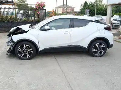 Veicolo di demolizione TOYOTA C-HR (_X1_)  dell'anno 2023 alimentato 2ZR-FXE