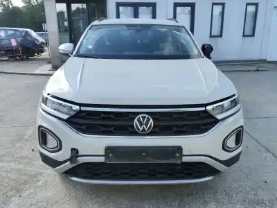 Veicolo di demolizione VOLKSWAGEN T-ROC (A11, D11)  dell'anno 2022 alimentato DLAA