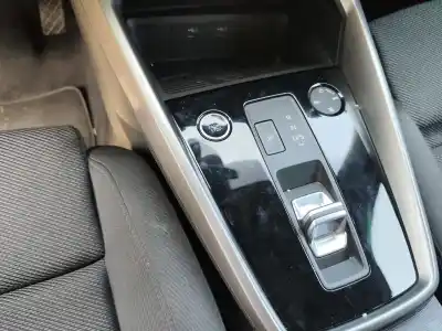 Veículo de Sucata audi a3 sportback (8ya) 35 tdi do ano 2023 alimentado dsrb,dtsa,dtsb,dxpa