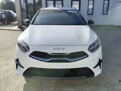 Veicolo di demolizione KIA CEED TOURER (CD)  dell'anno 2025 alimentato G3LC,G3LE