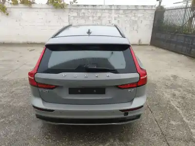 Veicolo di demolizione VOLVO V60 II (225)  dell'anno 2025 alimentato B 420 T5,B 420 T6