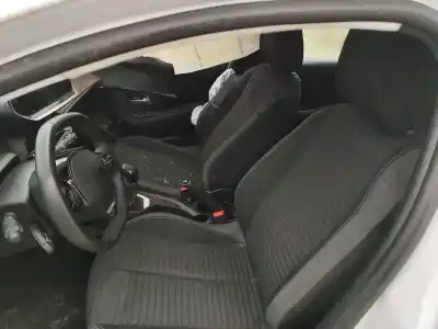 Здавання транспортного засобу peugeot 208 ii (ub_, up_, uw_, uj_) 1.2 puretech 75 року 2024 потужний hmg (eb2famd),hmh (eb2fad)