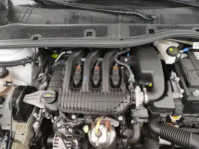 Здавання транспортного засобу peugeot 208 ii (ub_, up_, uw_, uj_) 1.2 puretech 75 року 2024 потужний hmg (eb2famd),hmh (eb2fad)