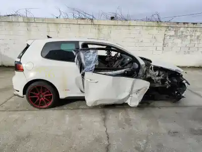Veículo de Sucata volkswagen golf vi (5k1) 2.0 gti do ano 2010 alimentado cczb