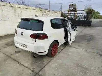 Veículo de Sucata volkswagen golf vi (5k1) 2.0 gti do ano 2010 alimentado cczb