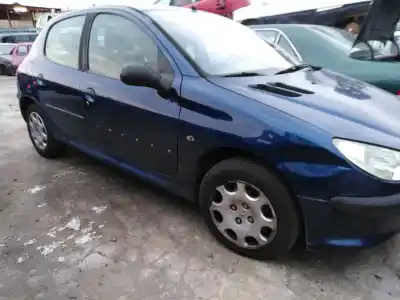 Véhicule à la ferraille peugeot                                            206 hatchback (2a/c)                                                                                                                                                                                                                                       1.4 hdi eco 70                                                                                                                                                                                                                                             de l'année 2001 alimenté 8hz