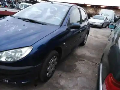 Véhicule à la ferraille peugeot                                            206 hatchback (2a/c)                                                                                                                                                                                                                                       1.4 hdi eco 70                                                                                                                                                                                                                                             de l'année 2001 alimenté 8hz