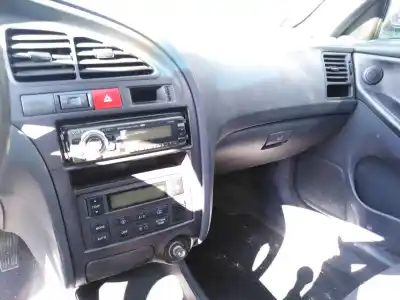 Scrapping Vehicle hyundai elantra iii (xd) 2.0 crdi of the year 2001 powered d4ea