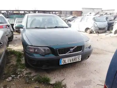 Veículo de Sucata VOLVO                                              S60 I (384)                                                                                                                                                                                                                                                D5                                                                                                                                                                                                                                                         do ano 2001 alimentado D5244T