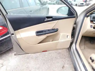 Veículo de Sucata volkswagen passat berlina (3c2) 2.0 tdi do ano 2006 alimentado bkp