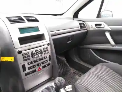 Scrapping Vehicle peugeot 407 (6d_) 1.8 (6d6fzb) of the year 2004 powered 9hz