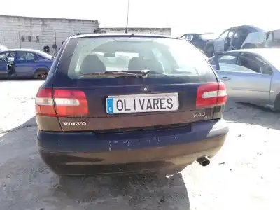 Здавання транспортного засобу volvo v40 ranchera familiar (645) 1.6 року 2000 потужний b 4164 s2