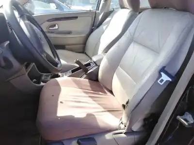Здавання транспортного засобу volvo v40 ranchera familiar (645) 1.6 року 2000 потужний b 4164 s2