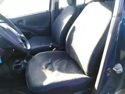 Veicolo di demolizione toyota yaris (_p1_) 1.0 (scp10_) dell'anno 2003 alimentato 1sz-fe
