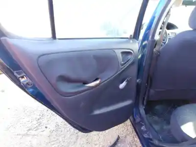 Veicolo di demolizione toyota yaris (_p1_) 1.0 (scp10_) dell'anno 2003 alimentato 1sz-fe