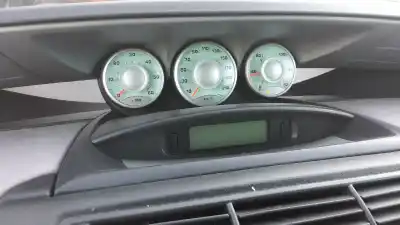 Veicolo di demolizione citroen c8 2.0 hdi fap cat dell'anno 2003 alimentato rht