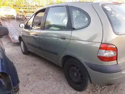 Scrapping Vehicle renault scénic i monospace (ja0/1_, fa0_) 1.9 dti (ja1u) of the year 2003 powered f9q744