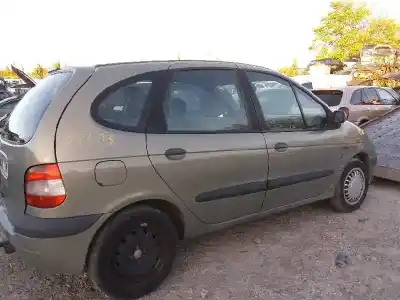 Scrapping Vehicle renault scénic i monospace (ja0/1_, fa0_) 1.9 dti (ja1u) of the year 2003 powered f9q744