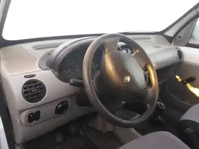 Здавання транспортного засобу renault kangoo 4x4 authentique (kc0s/v) року 2003 потужний  Здавання транспортного засобу renault kangoo 4x4 authentique (kc0s/v) року 2003 потужний