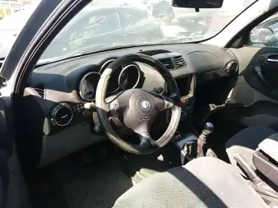 Sloopvoertuig alfa romeo 147 (190) 1.9 jtd distinctive van het jaar 2002 aangedreven 937a2000